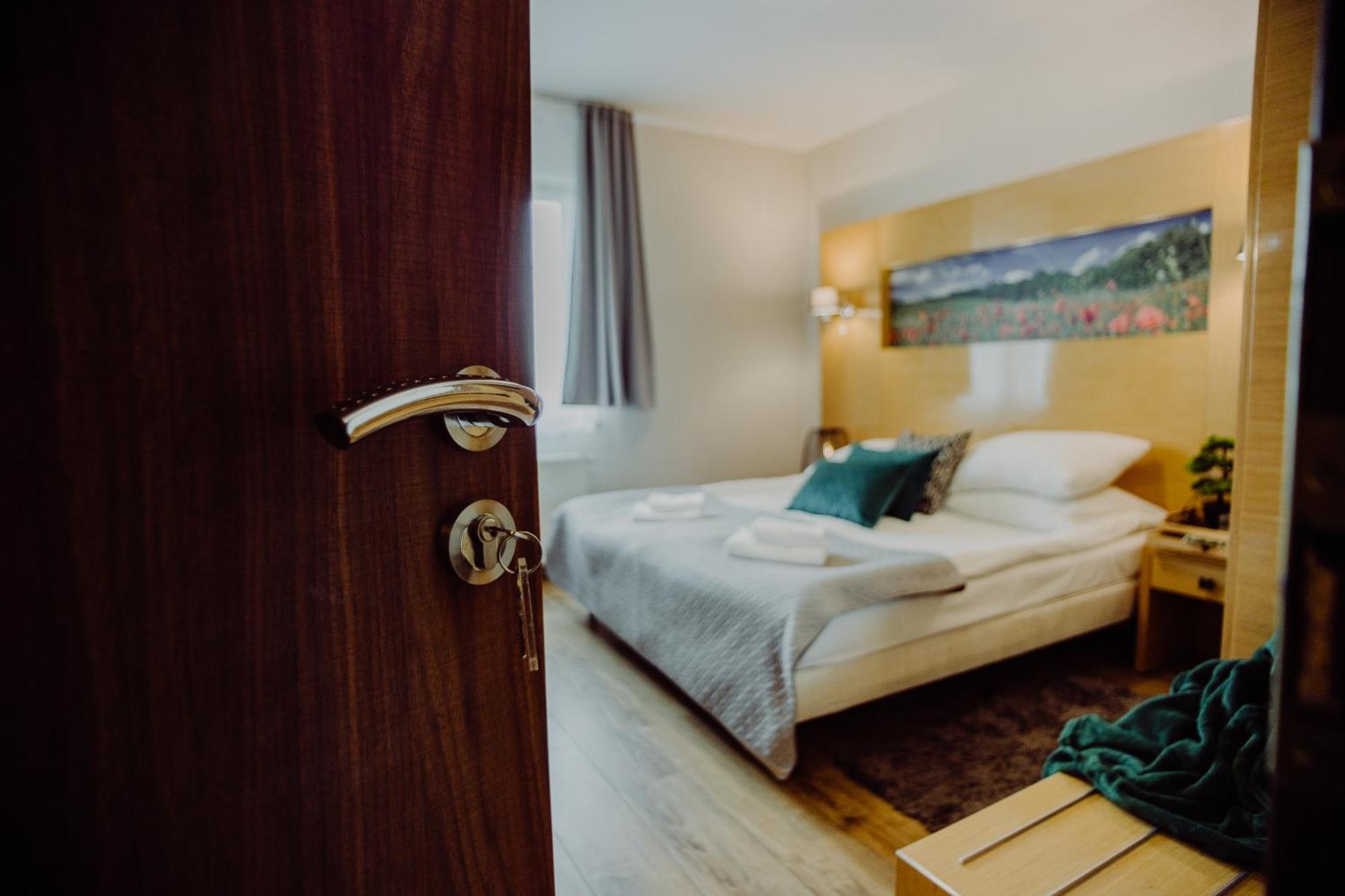 Hotel Bonsai 니엠차 외부 사진